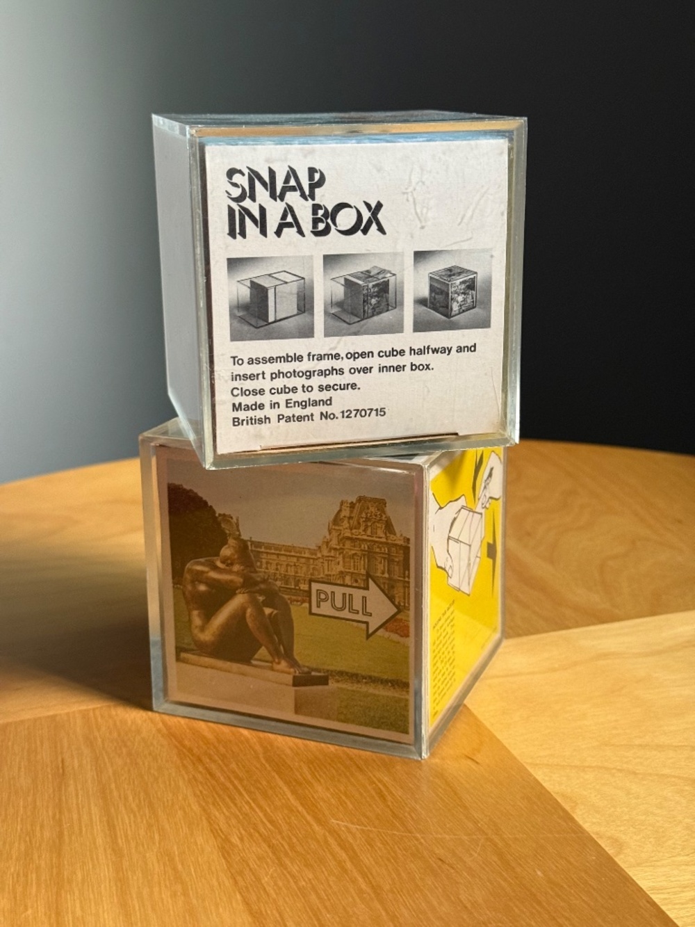 Set of 2 SNAP IN A BOX Cube Vintage Picture Frames Made in England & Hong Kong